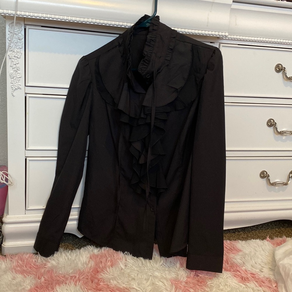 Medium black long sleeve shirt, gothic